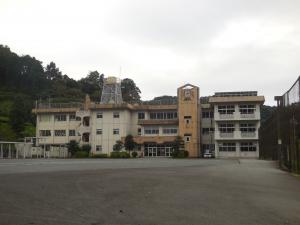 松田町立寄中学校